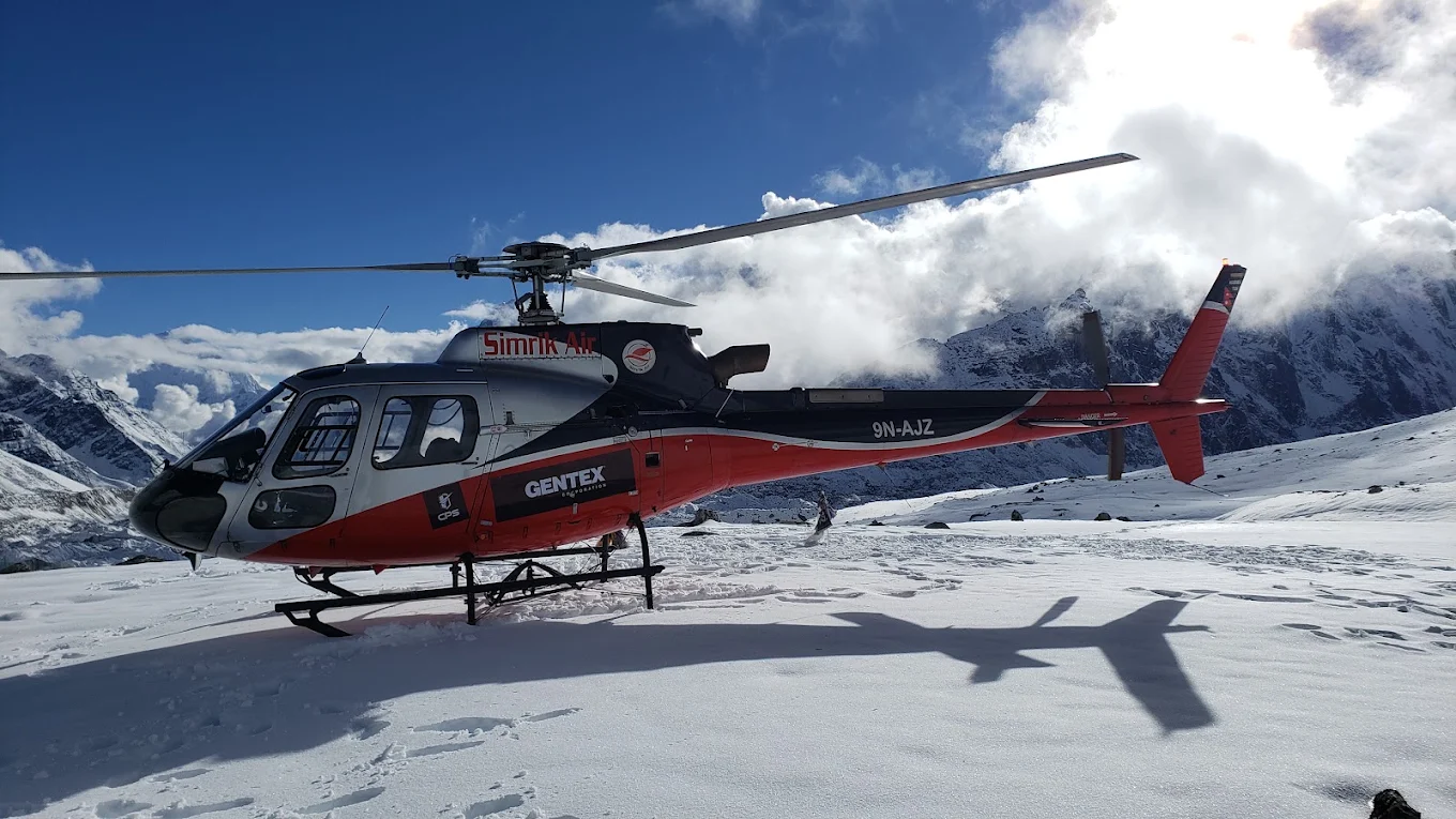 Everest Helicopter View 10