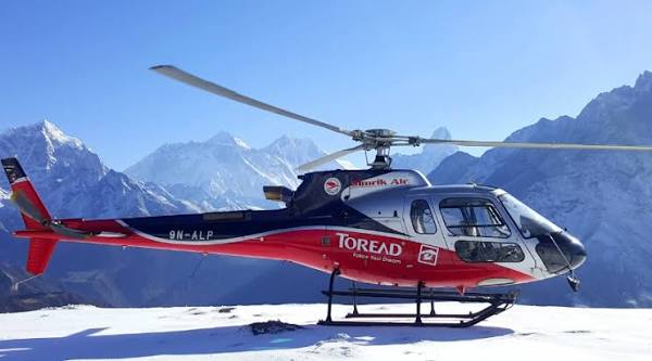 Everest Helicopter View 9